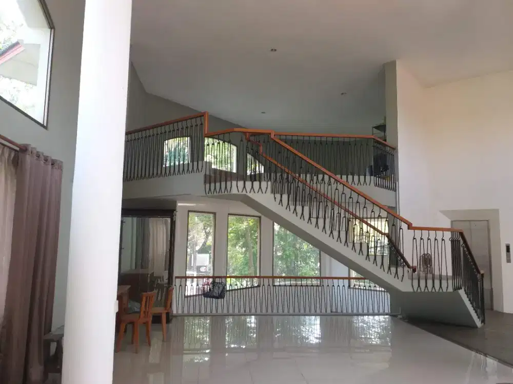 Disewakan gedung 720m2 sayap Jl. Sukajadi