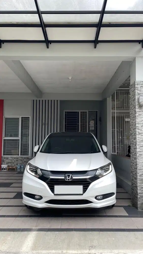 Honda HRV 1.8 Prestige Panoramic sunroof 2015