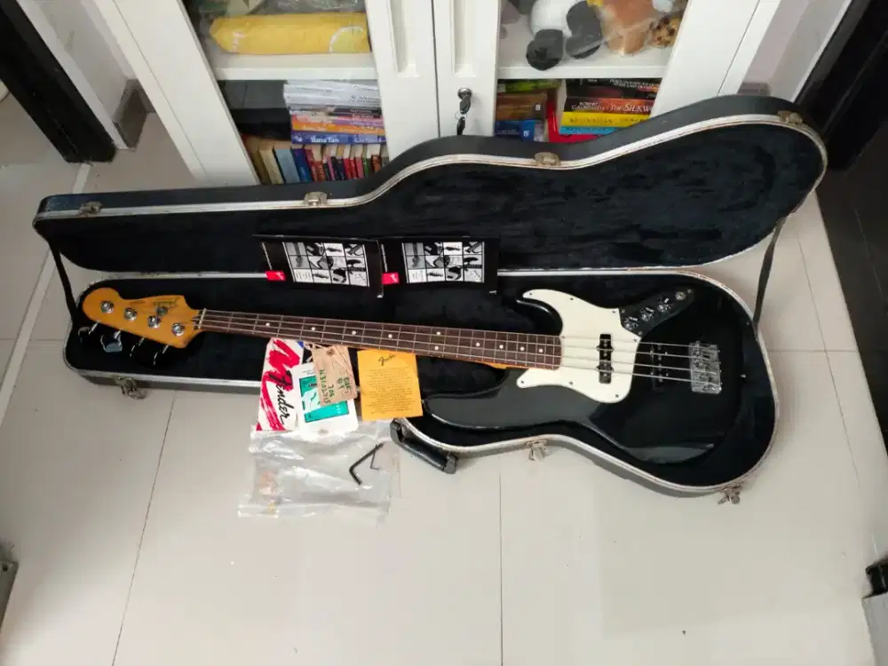 fender jazzbass usa th 93 kond istimewa komplit