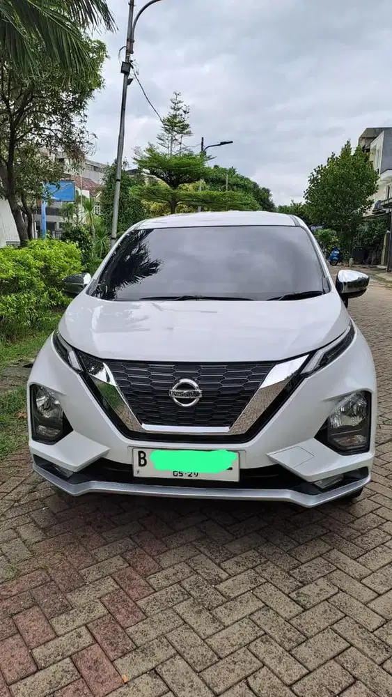NISSAN LIVINA 2019