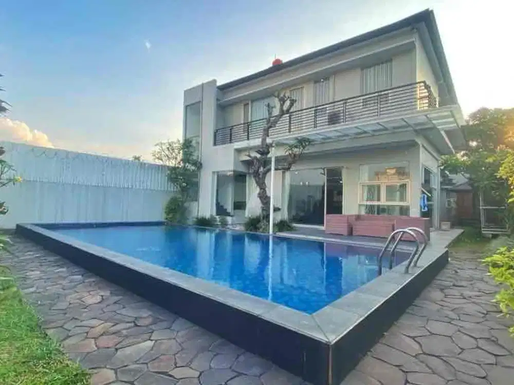 Rumah Mewah Ada Swimming Pool di Setra Indah Sutami Bandung
