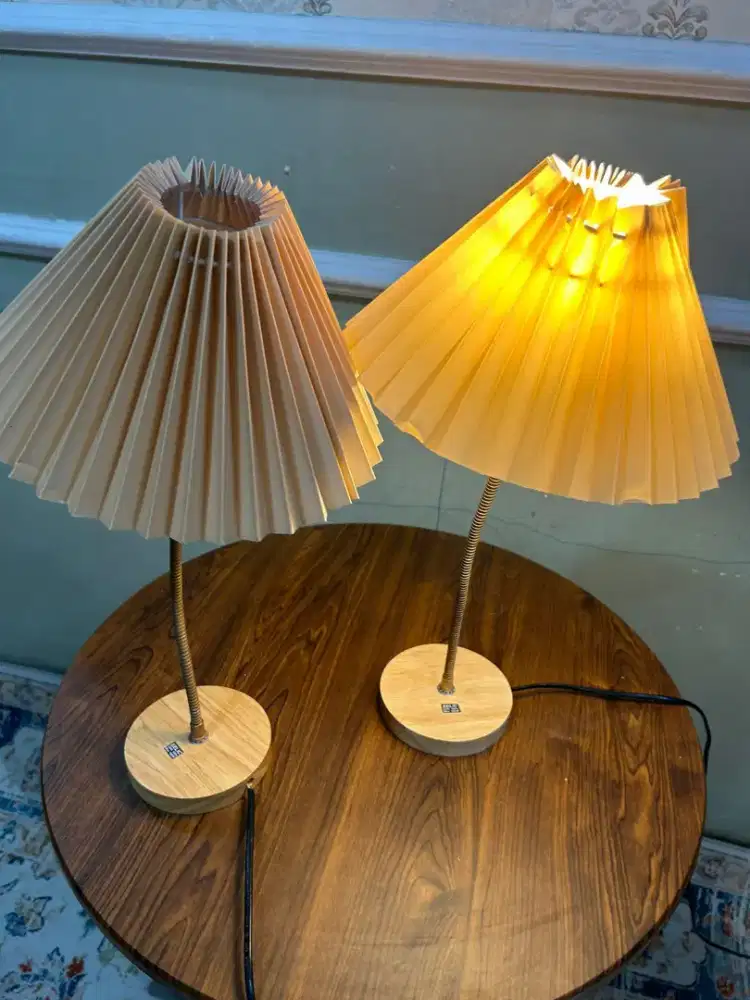 Sepasang lampu masih bagus