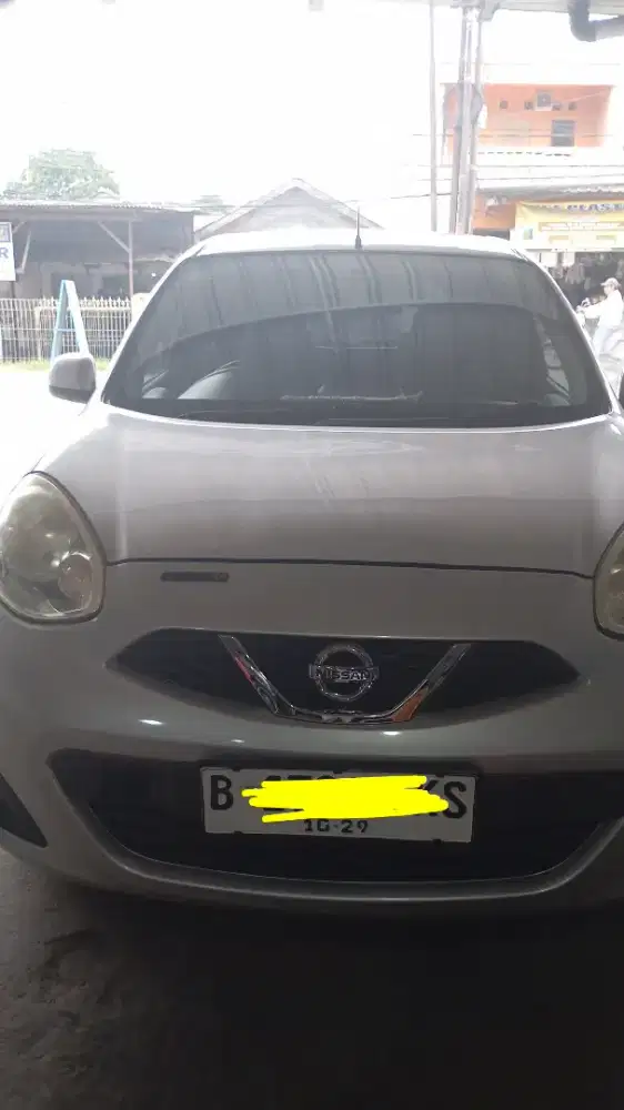 Over Kredit Nissan March L type AT 2014