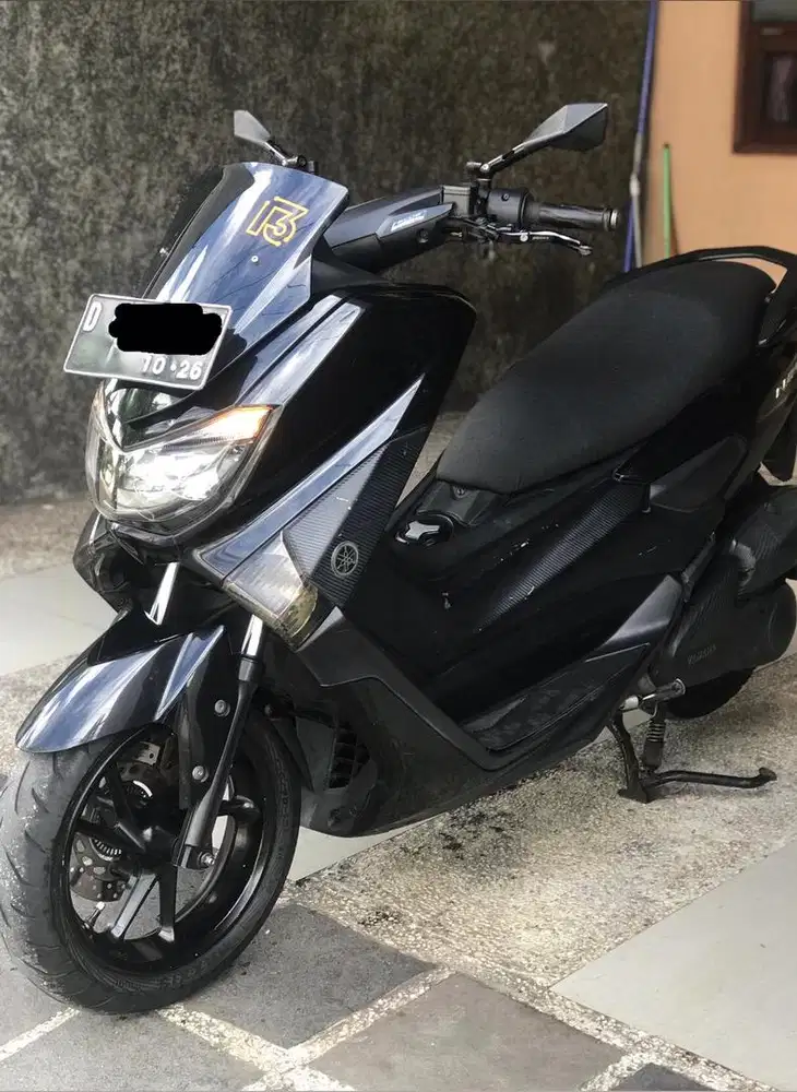 Yamaha Nmax hitam