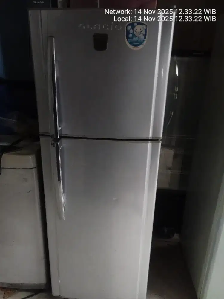 Kulkas 2 pintu merk toshiba