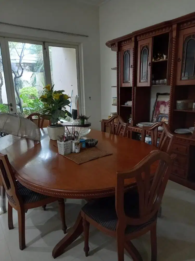 Dijual Rumah 300m2 di Cinere, Limo.