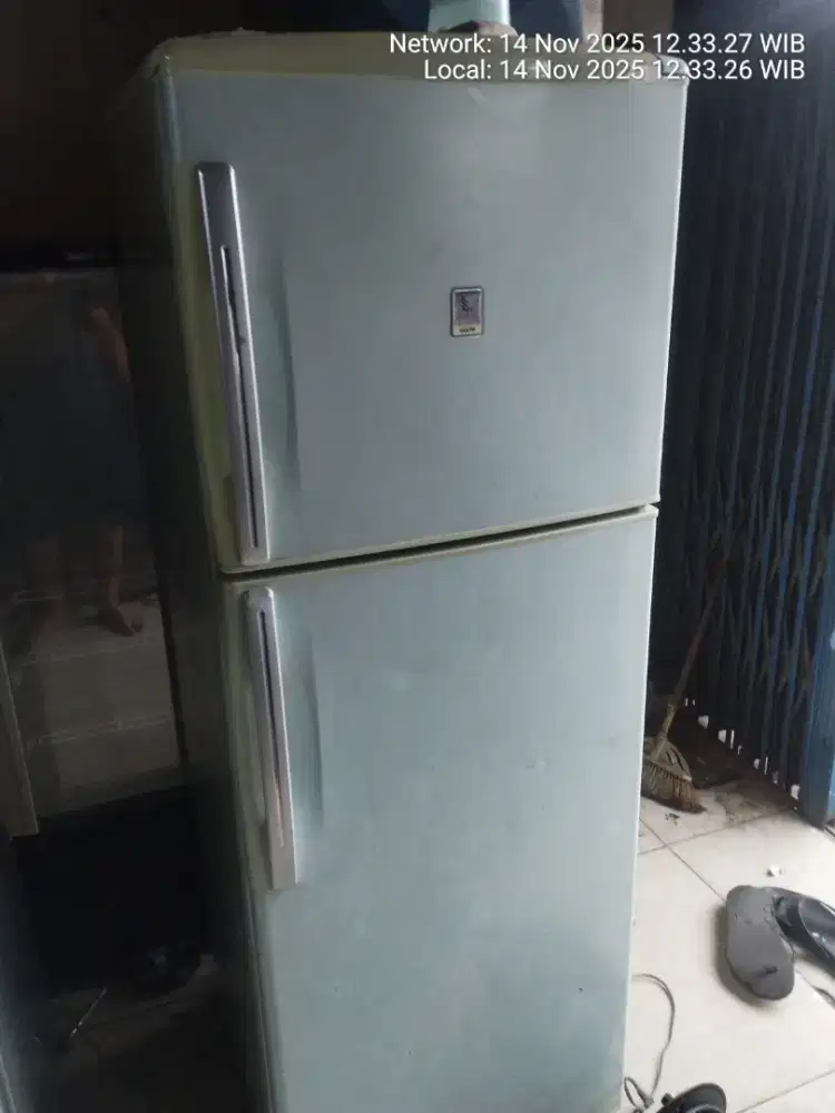Kulkas 2 pintu merk sanyo