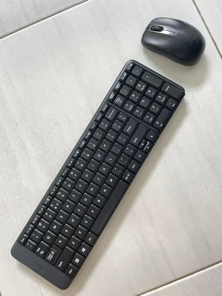 Logitech MK220 Compact Combo Keyboard + Mouse Wireless LOGITECH MK220