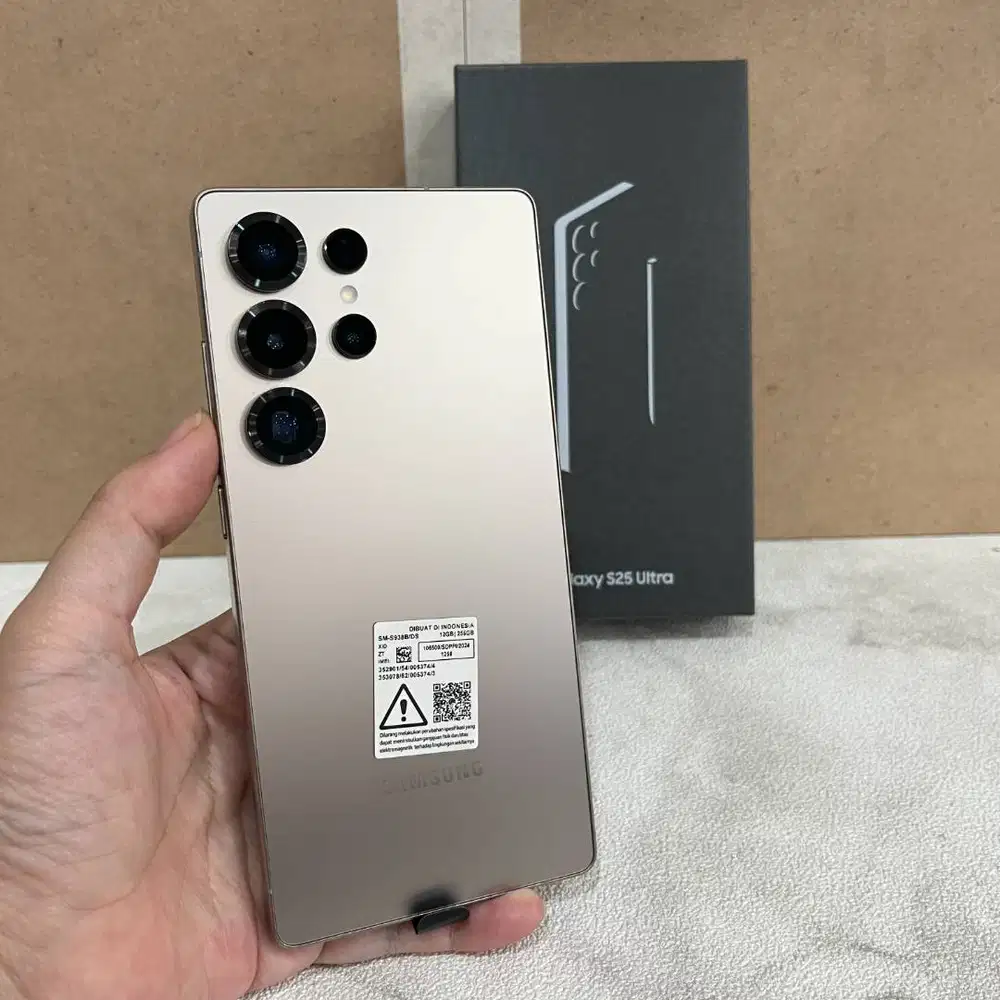 Samsung Galaxy S25 Ultra Fullset RAM 12/256GB mulus