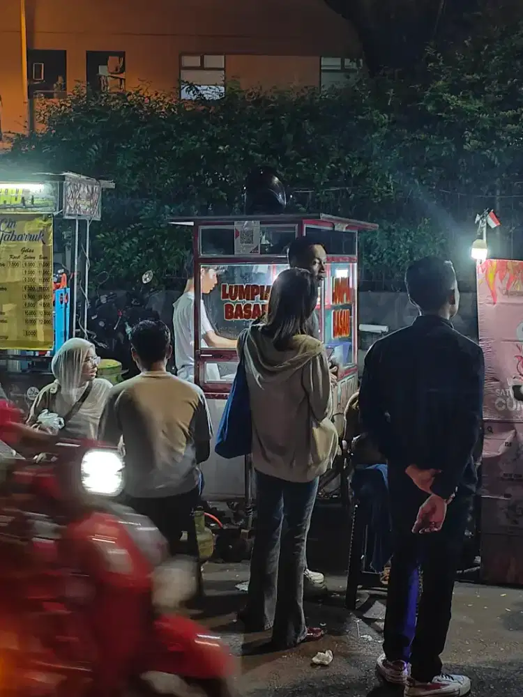 Lowongan JAKTIM Lumpia Basah Mangkal