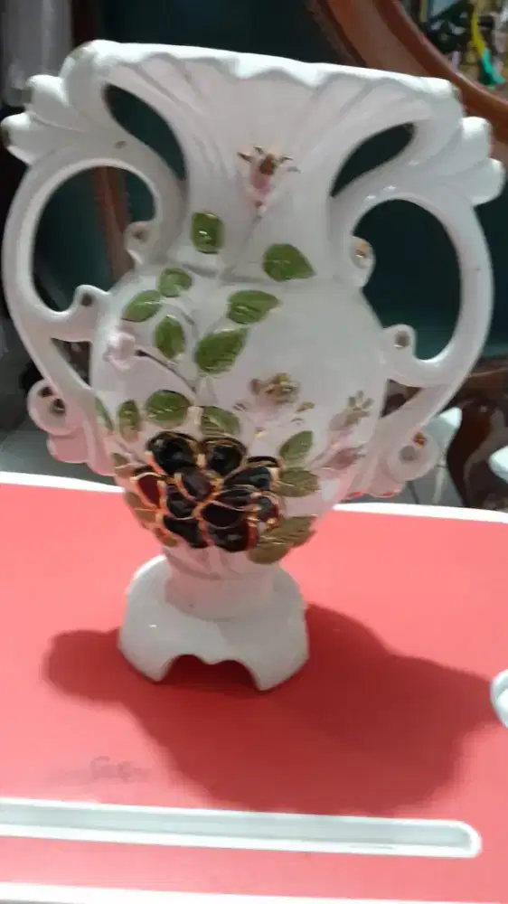 Pajangan keramik dan marmer