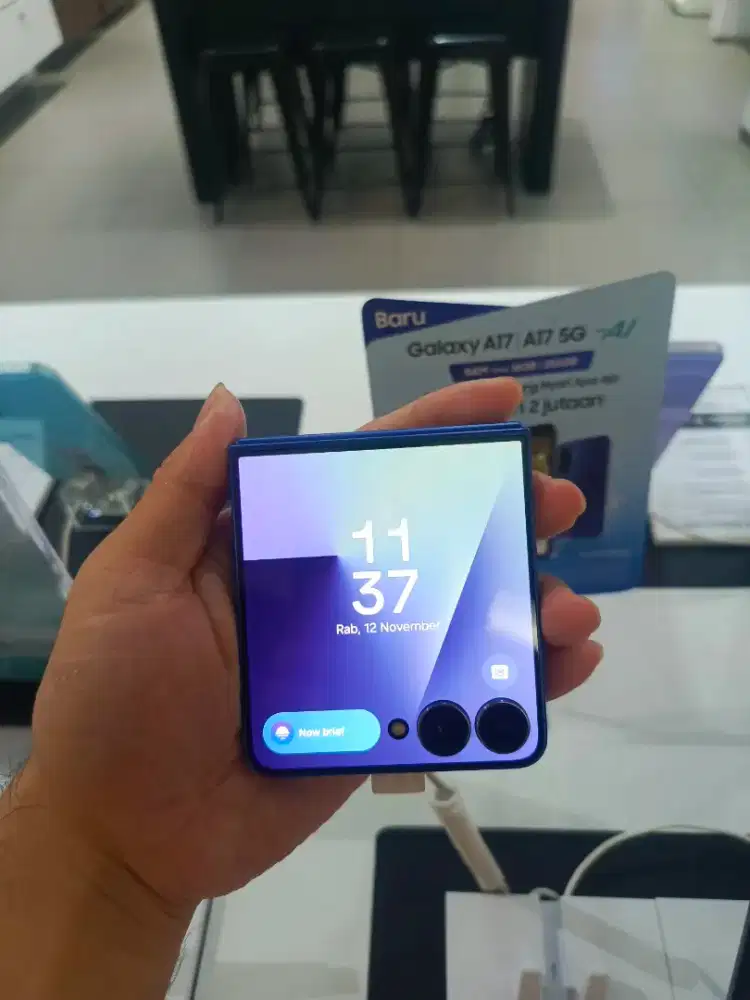 SAMSUNG Galaxy Z Flip 7 12/256GB