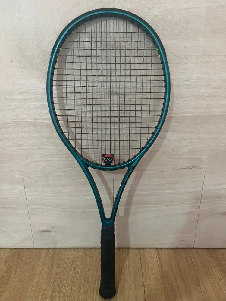 DiJual Raket Tenis Wilson Blade V9  Head Size 100 Berat 285warna Hijau