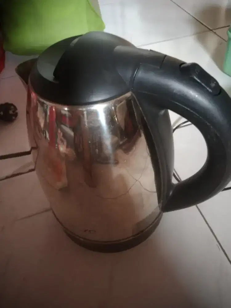 teko listrik dan lemari plastik portable