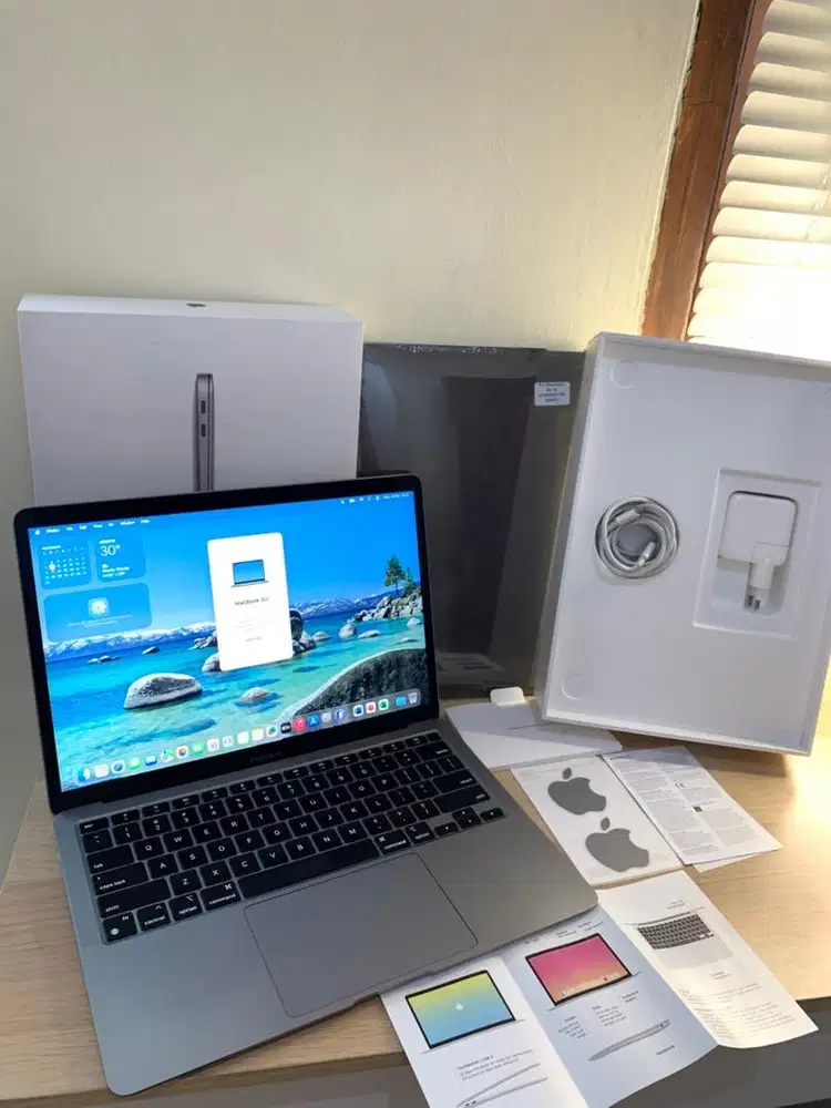 Macbook Air M1 256gb Fullset Ori ibox Mulus Nego
