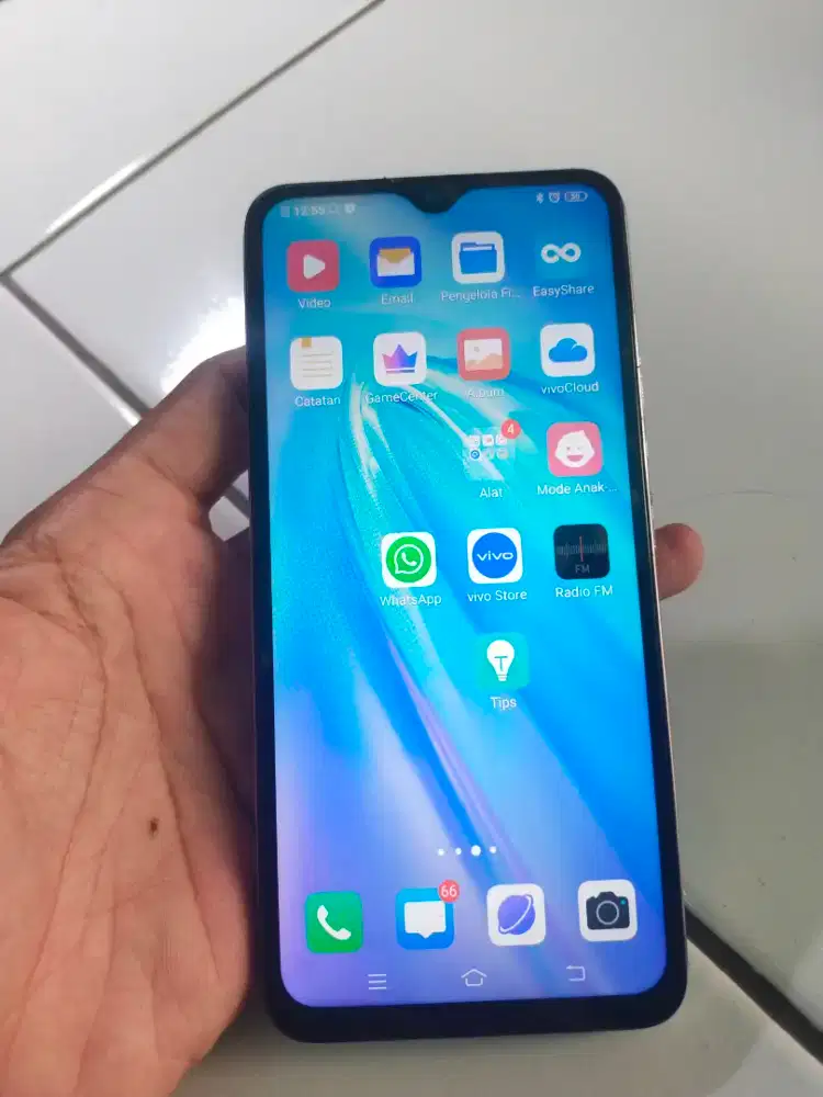Vivo v19 ram 8 jal aja ini  normal lancar siap pake hp batangan aja