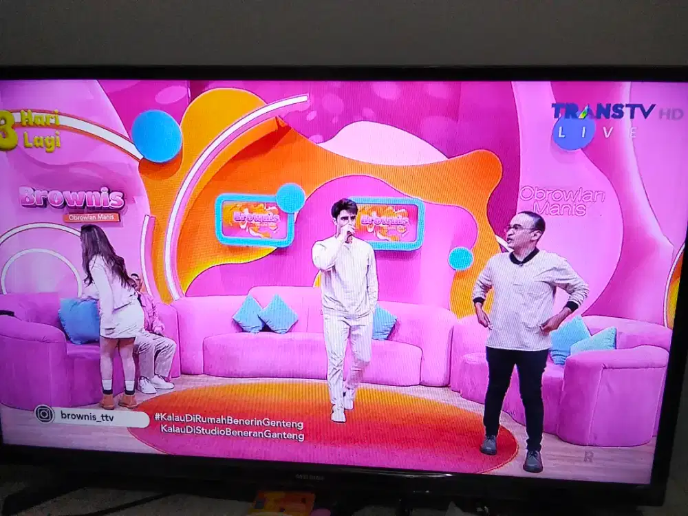 Jual cepat tv Samsung mulus no minus 95% like new