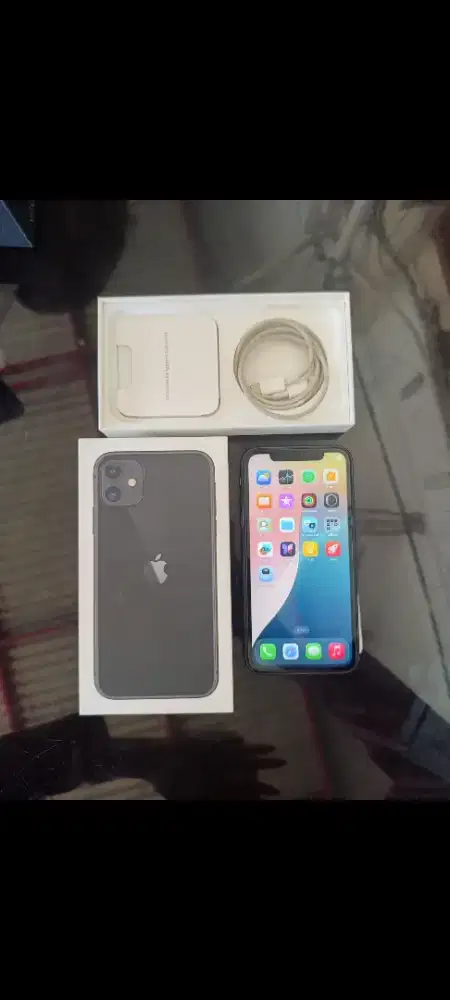 iPhone 11 64GB  siap pakai
