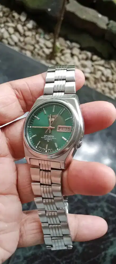Jam tangan Seiko 5 automatis