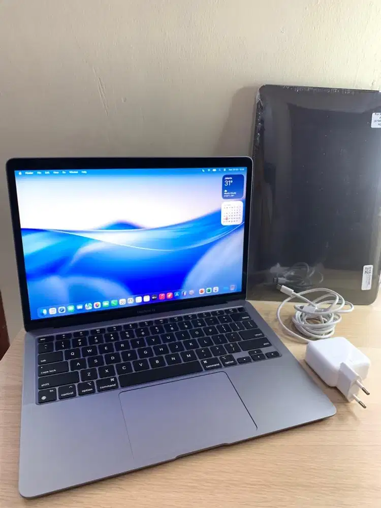 Macbook Air M1 ssd 256gb ibox Like New Nego