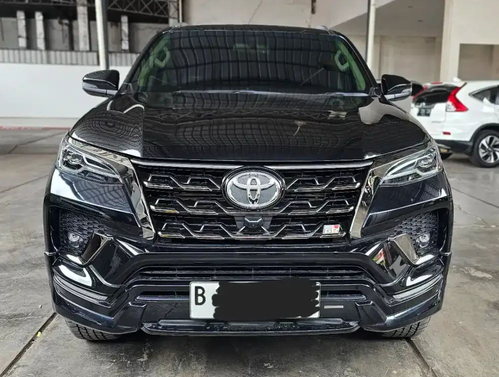 Baru 18rban Km Mulus Gress Toyota Fortuner 2.8 GR Sport AT Matic Solar