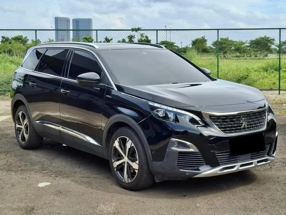 Low KM / Peugeot 5008 GT Line 2019