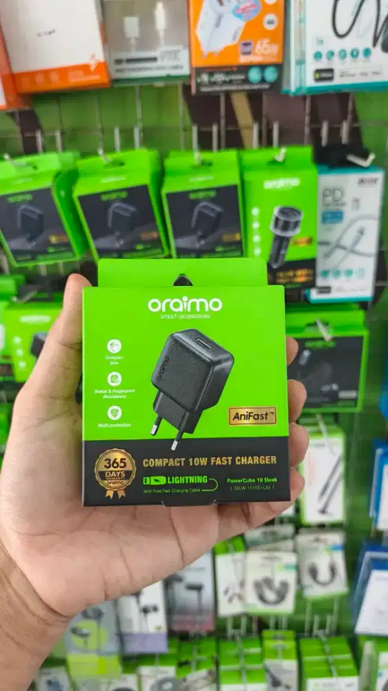 TRAVEL CHARGER ORAIMO OCW-1111E+L53