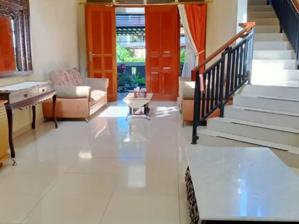 Disewakan Rumah luas siap huni Full Furnished Setiabudi Regency