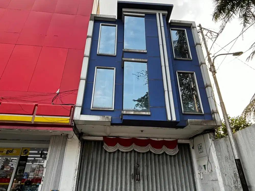 Ruko 3 Lantai di Area Komersil Otista Raya Jatinegara Dan Ramai Dengan Tempat Usaha