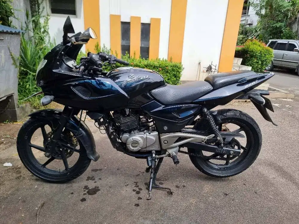 Bajaj Pulsar 220F (NEGO Sampai Jadi)