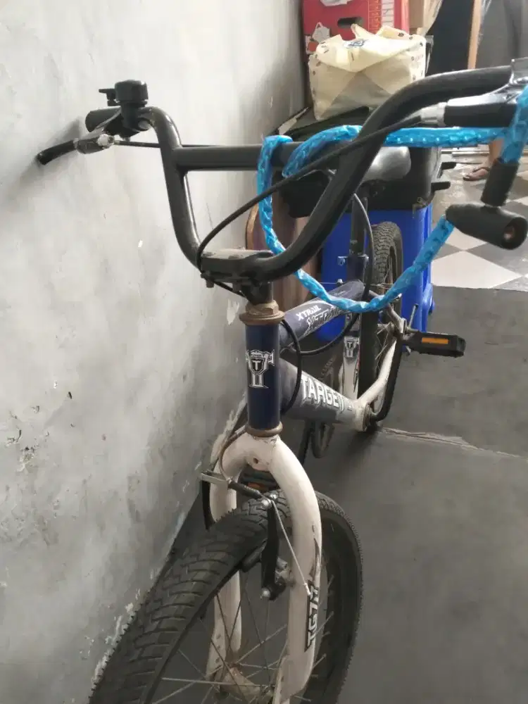 Dijual sepeda bekas masih  bagus , cuman perlu servis jarang pakai