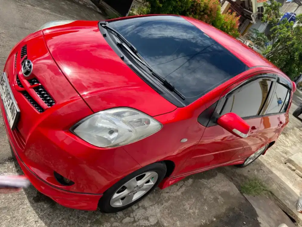 Toyota Yaris S Limited automatoc merah mulus sangat terawat