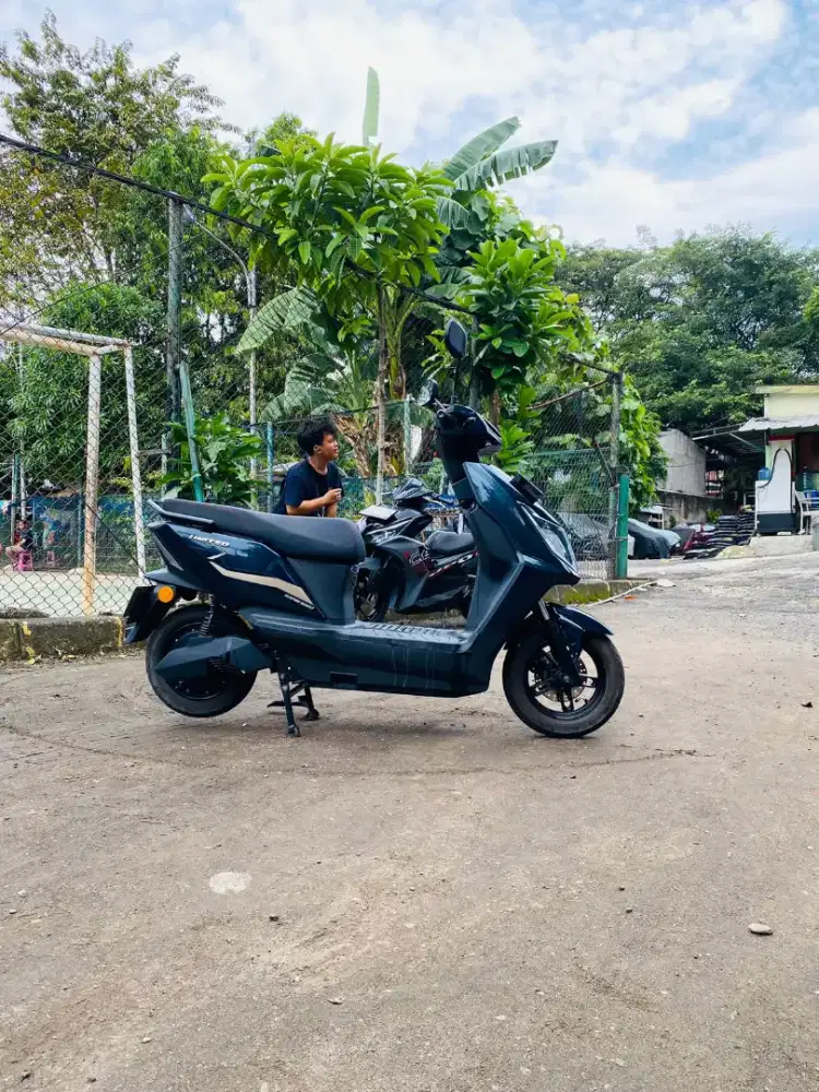 Motor listrik United MX 1200 Tahun 2024