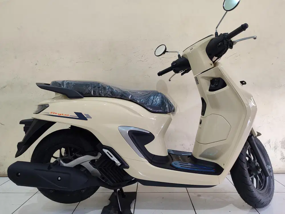 Stylo 160 CBS 2025 LIKE NEW mulus terawat siap pakai...