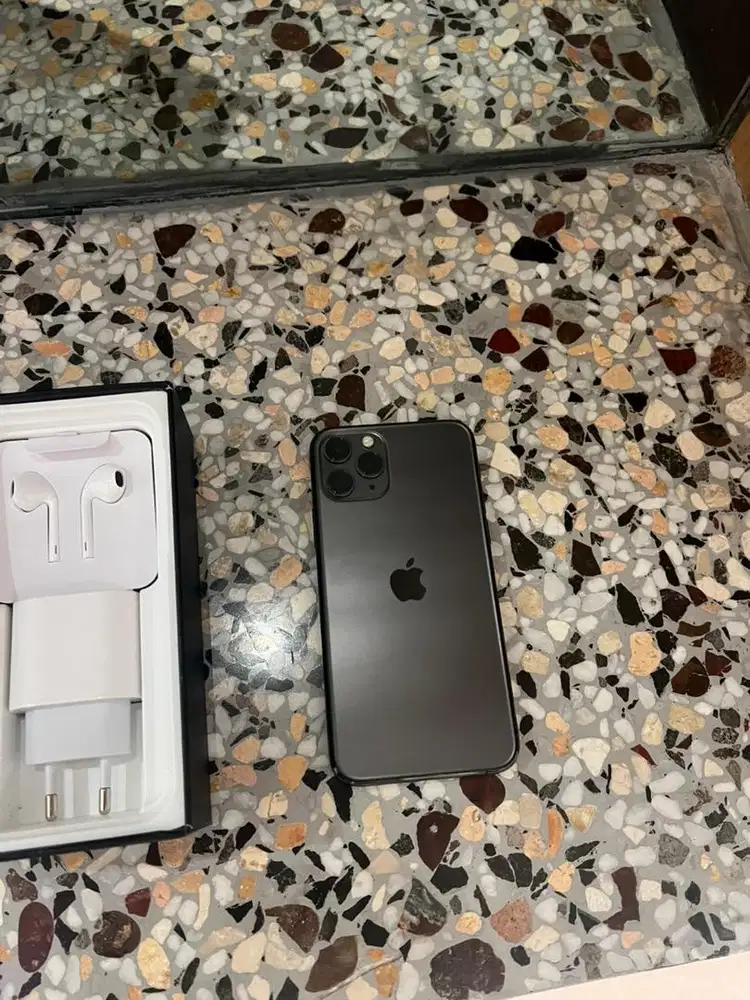 iphone 11 pro max 256gb sudah terang baru