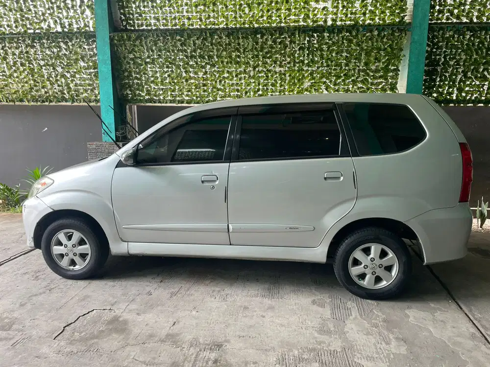 Daihatsu Xenia 2010 Bensin