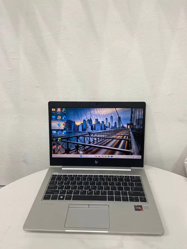 Laptop HP ELITEBOOK  735 G5 AMD RYZEN 7 PRO 2700U