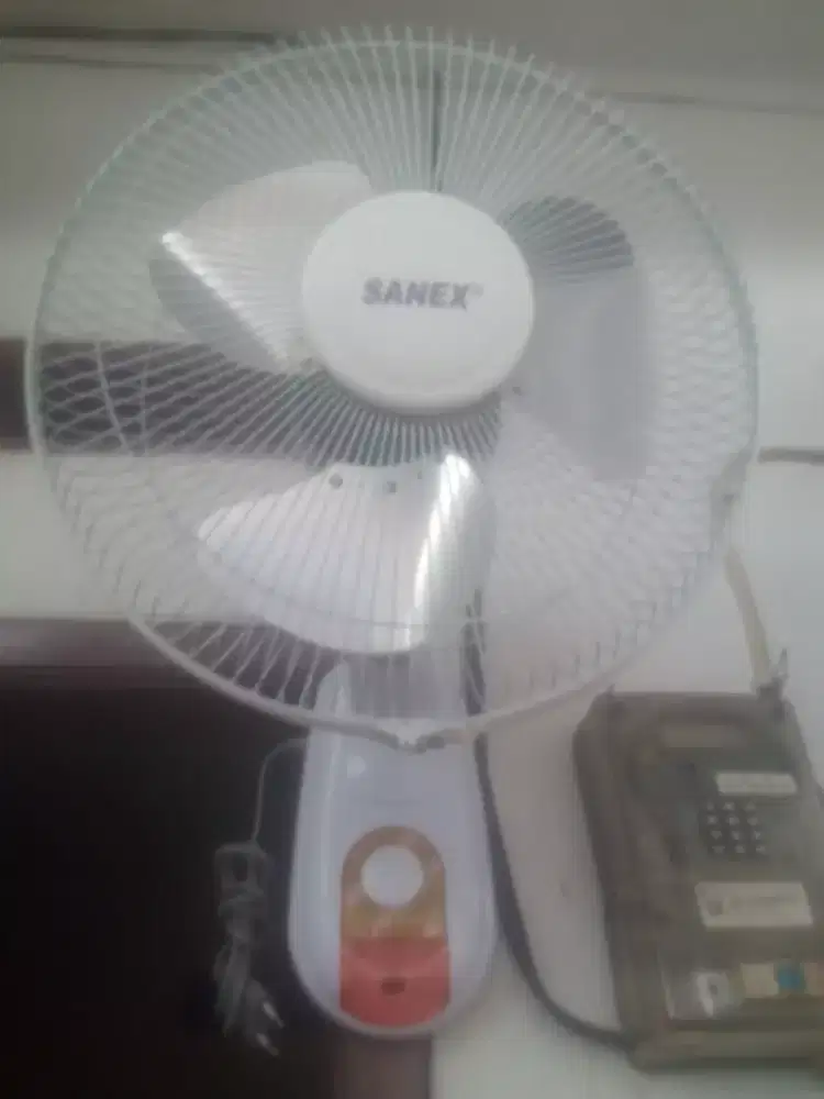 Kipas angin dinding 12 inch sanex tornado normal nego tipis