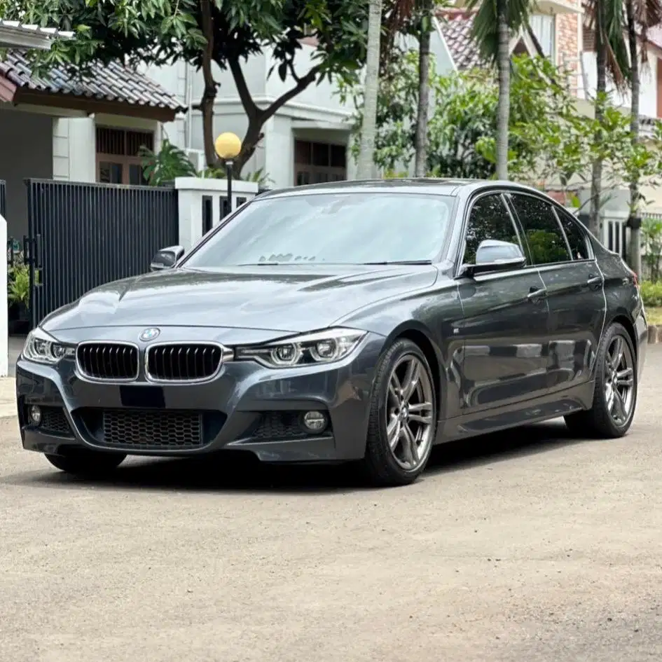 (CASH) BMW 330i M-Sport F30 2016