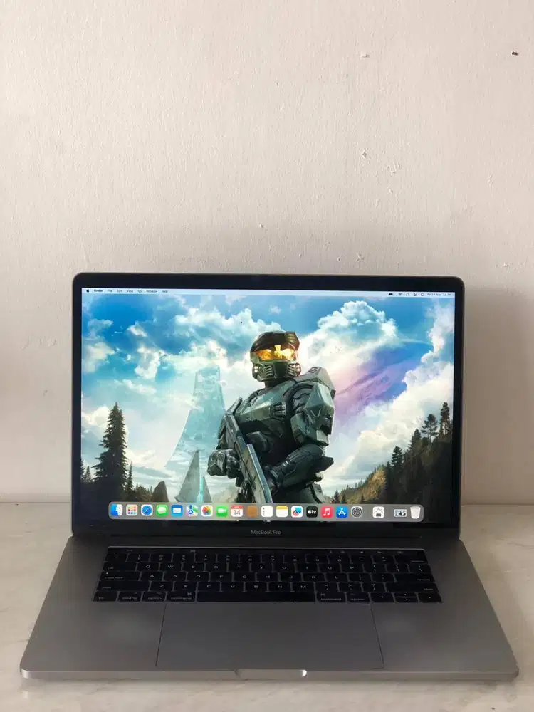 MacBook Pro 15inch 2017 Intel Core i7 DUAL VGA Touch Bar 16/512GB