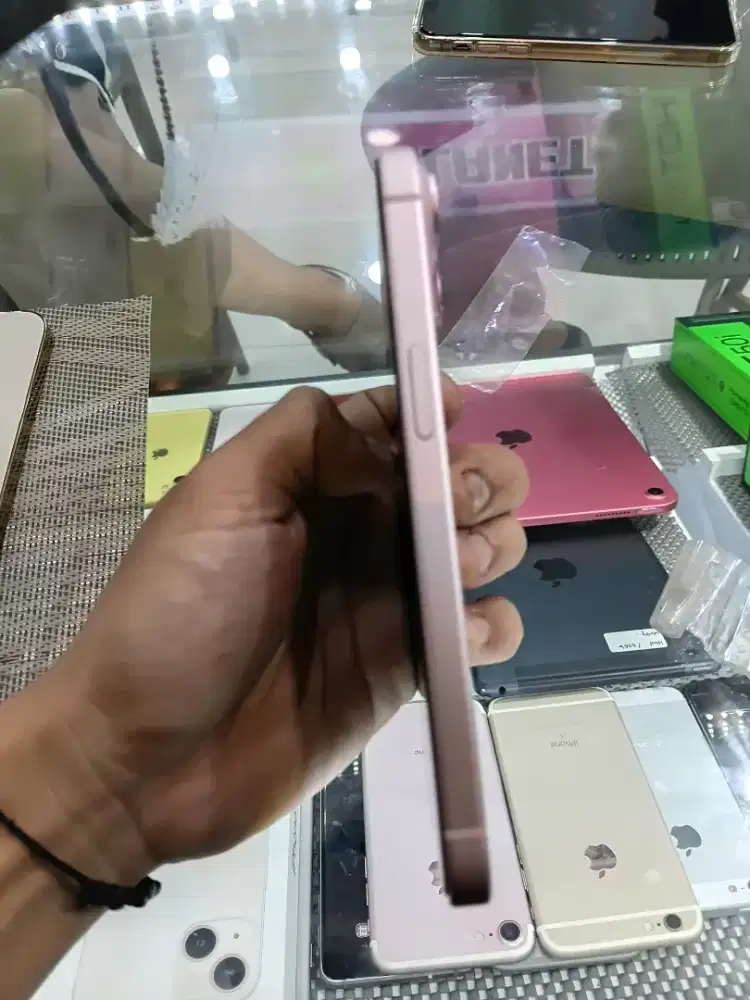 IPHONE 15 128 PINK BARU / SEKEN READY... BISA CASH / CREDIT / TRADE IN