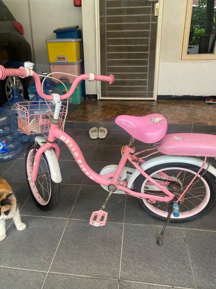Sepeda Anak Perempuan Hello Kitty Merk Elemet 20 inch