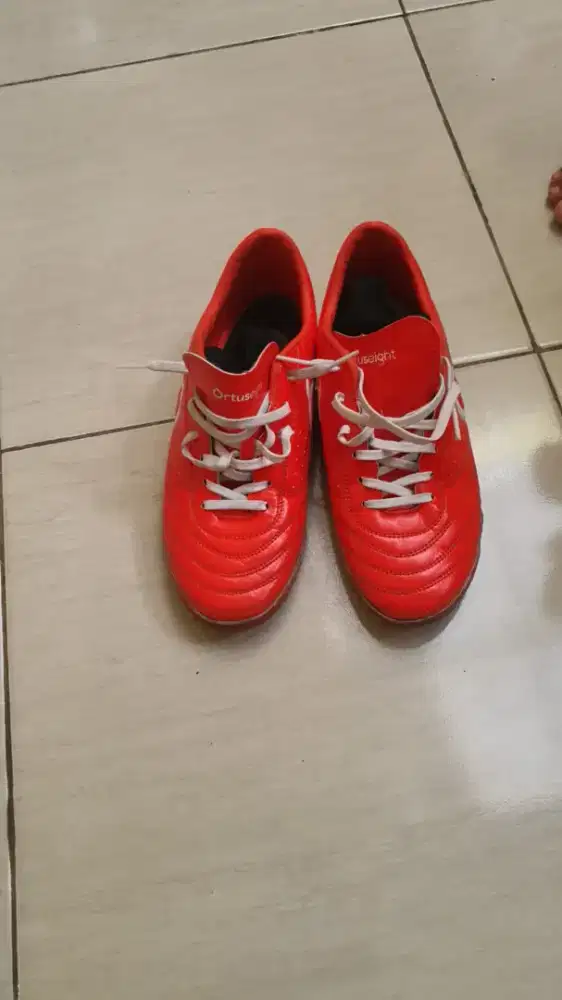 Di jual Sepatu Futsal