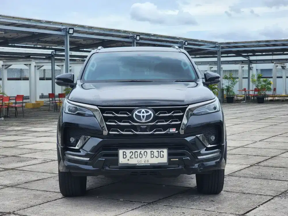FORTUNER GR 2.8 4X4 TETRADRIVE LOW KM 20RB ASLI THN 2023