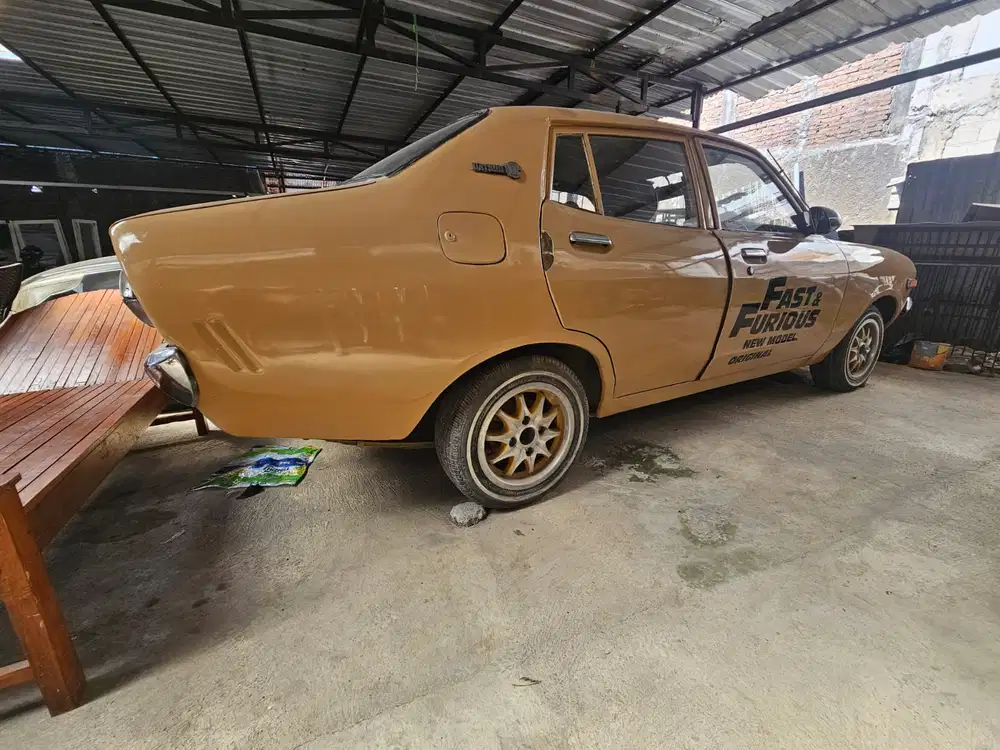 Datsun Lain-lain 2000 Bensin