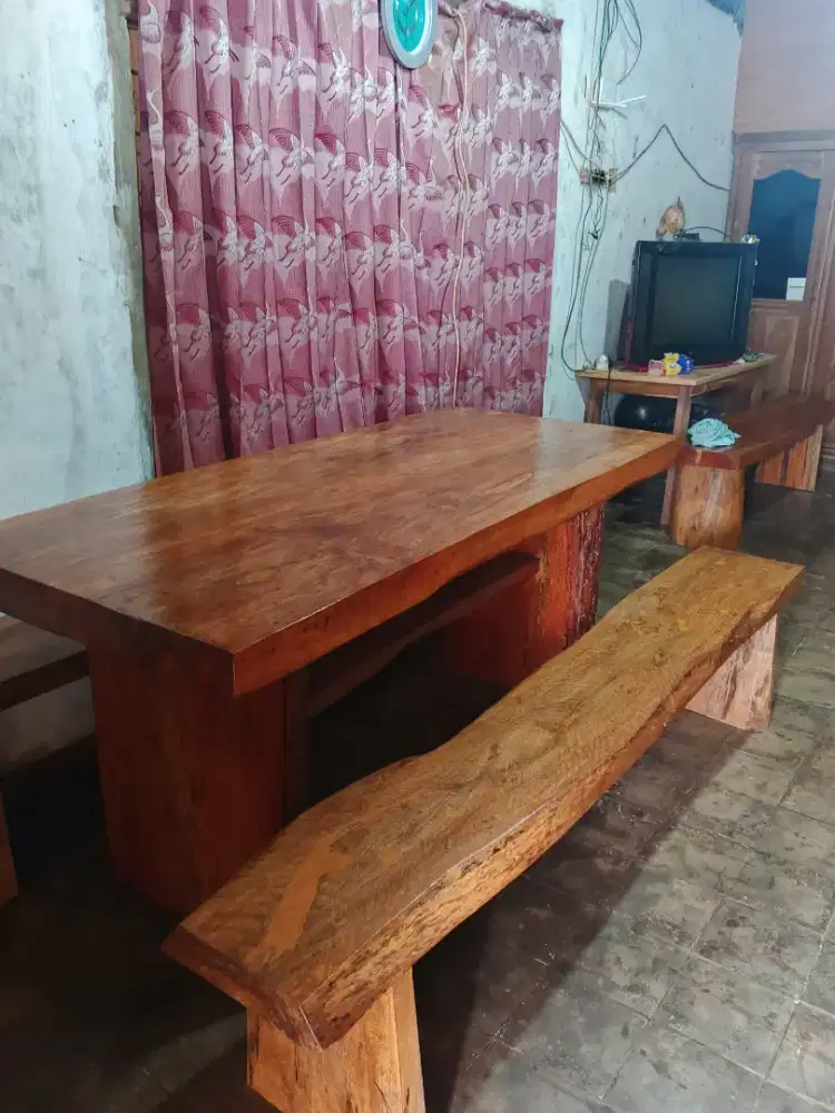 Meja makan antik teras solid