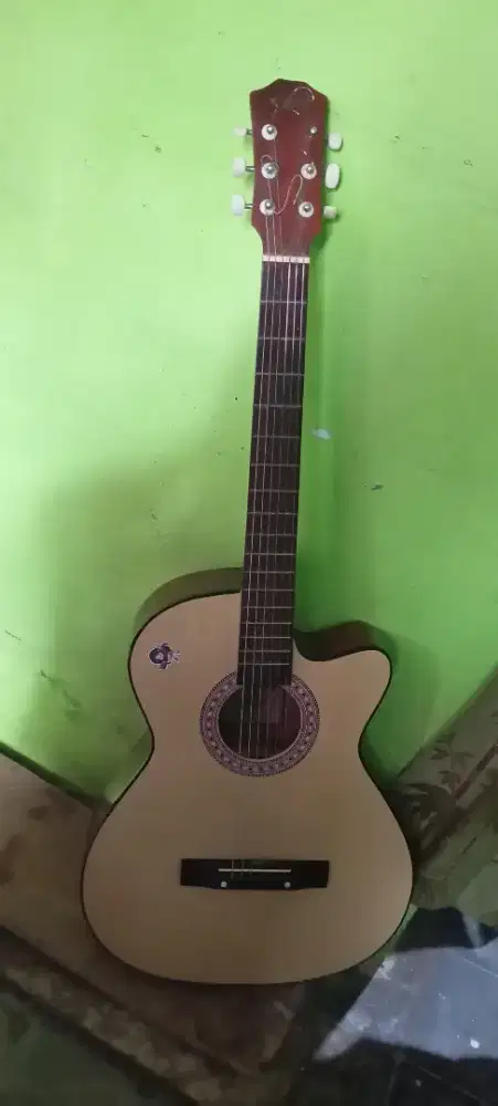 Gitar Akustik Cutway