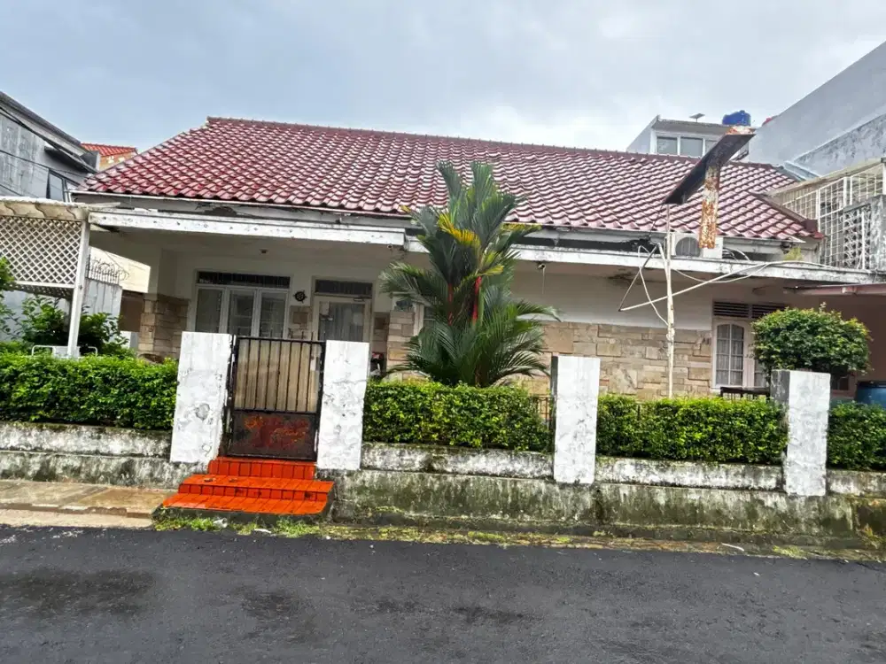 Rumah Hook Di Tebet Barat Jaksel Akses Jalan 2 Mobil Dekat Eco Park