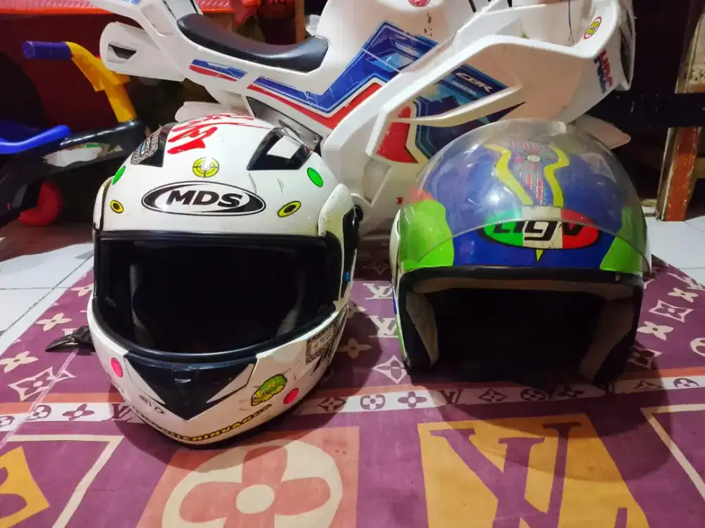 Helm Sepasang!.