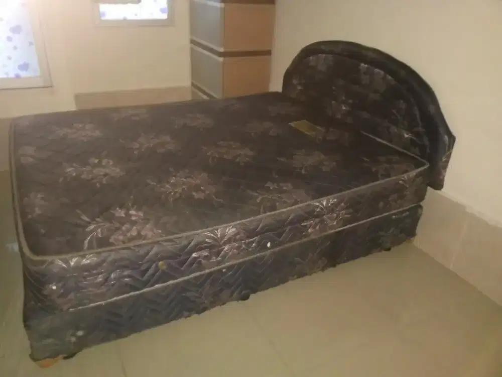 Jual cepat spring bed seken di Grogol Jak bar ada bonus